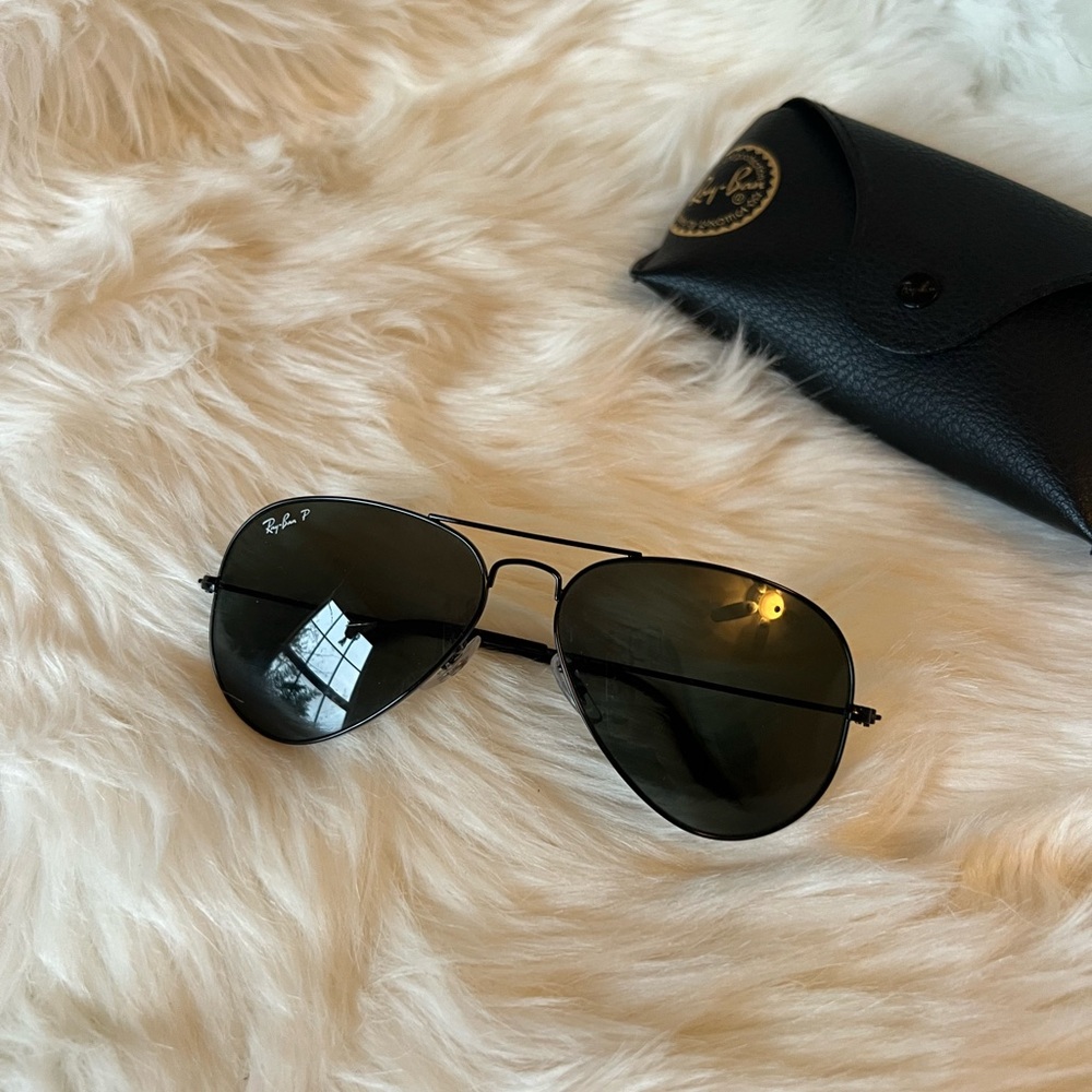 Ray-Ban Black Polarized Aviator Sunglasses